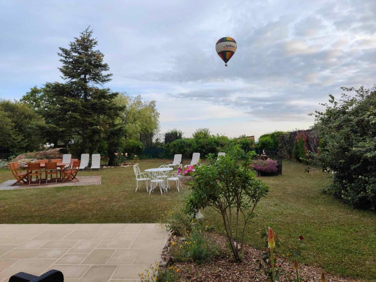 La Maison Genevier - Chambre Doreline Montreuil-en-Touraine Exteriör bild